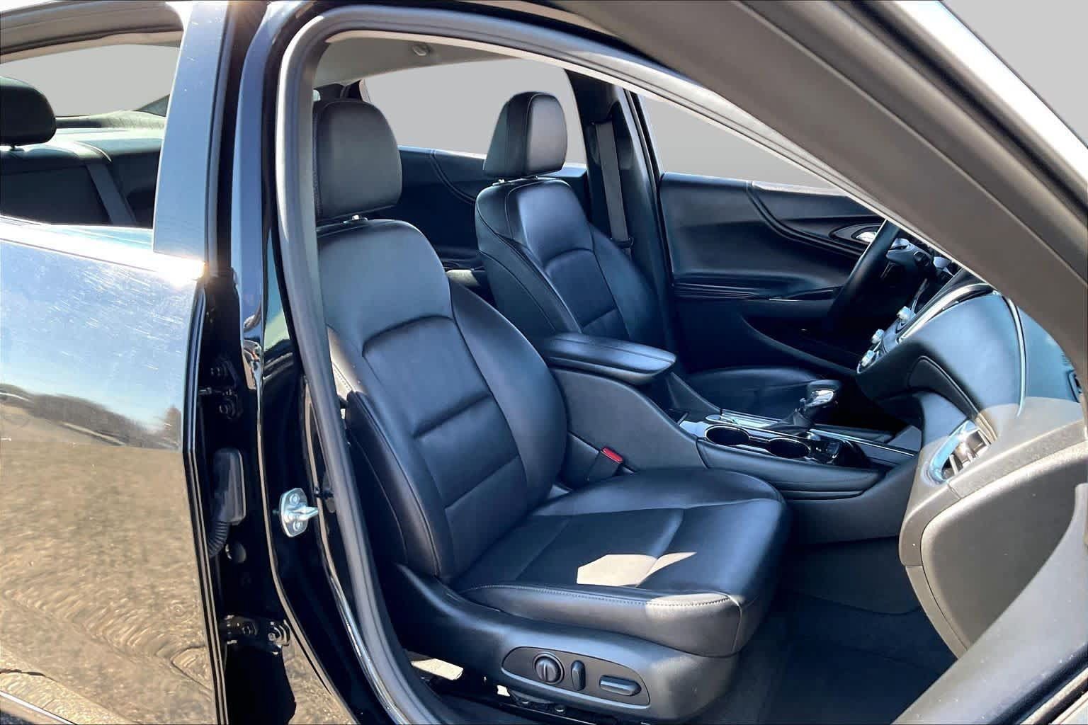 Used 2024 Chevrolet Malibu LT FWD image 9