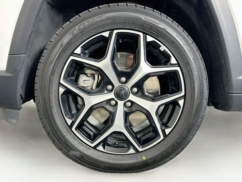 Used 2025 Jeep Compass Limited AWD/4WD image 11