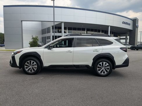 Certified 2025 Subaru Outback Premium AWD/4WD image 7