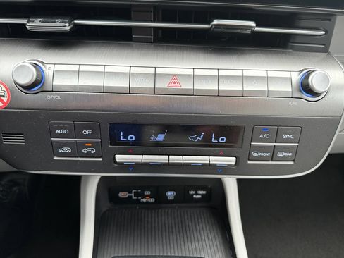 Used 2024 Hyundai Kona SEL AWD/4WD image 31