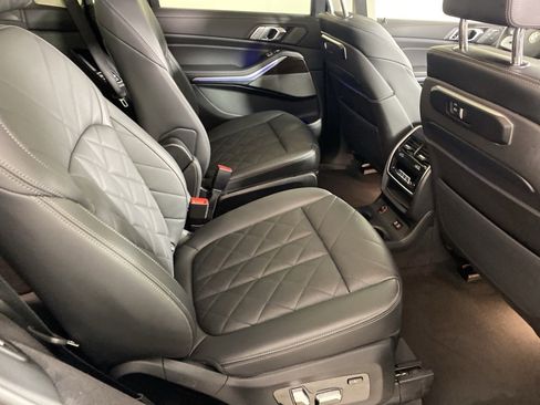 Used 2023 BMW X7 xDrive40i w/ Premium Package image 30