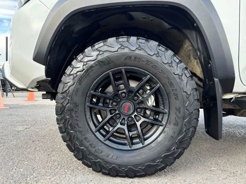 Used 2023 Toyota Tacoma TRD Off-Road image 27