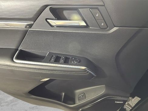 Certified 2025 GMC Acadia Elevation image 23