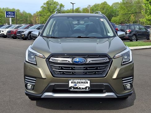 Used 2023 Subaru Forester Touring AWD/4WD image 2