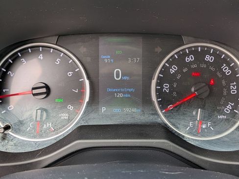 Used 2022 Toyota RAV4 XLE w/ Convenience Package FWD image 35
