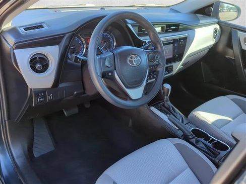 Used 2017 Toyota Corolla LE image 13