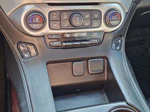 Used 2018 GMC Yukon SLT AWD/4WD image 18