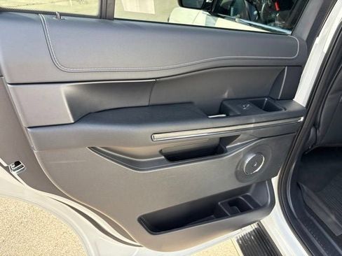 Used 2023 Ford Expedition XLT AWD/4WD image 19