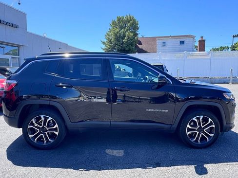 Certified 2023 Jeep Compass Limited w/ Sun and Sound Group AWD/4WD image 8