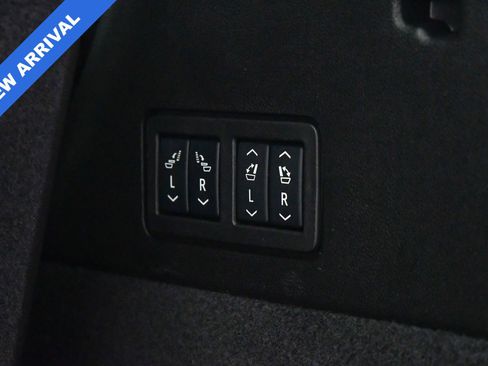 Used 2025 Cadillac XT6 Premium Luxury image 9