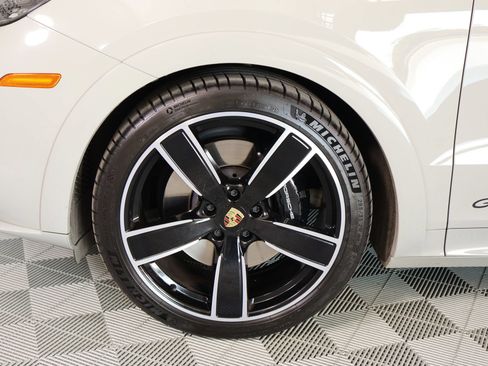 Used 2023 Porsche Cayenne GTS AWD/4WD image 19