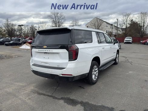 Certified 2025 Chevrolet Suburban LT image 3