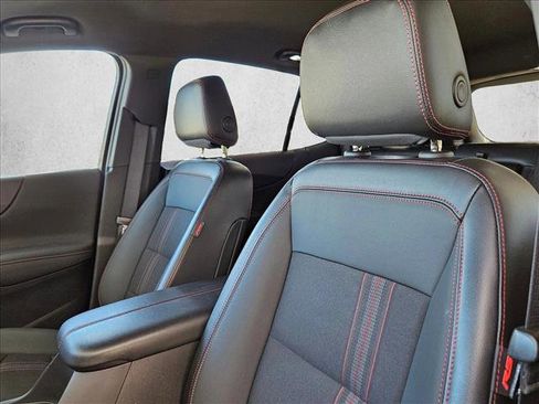 Used 2022 Chevrolet Equinox RS w/ LPO, Floor Liner Package image 17