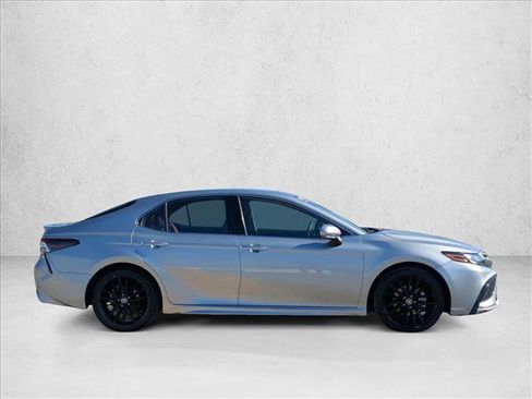 Used 2024 Toyota Camry XSE image 4