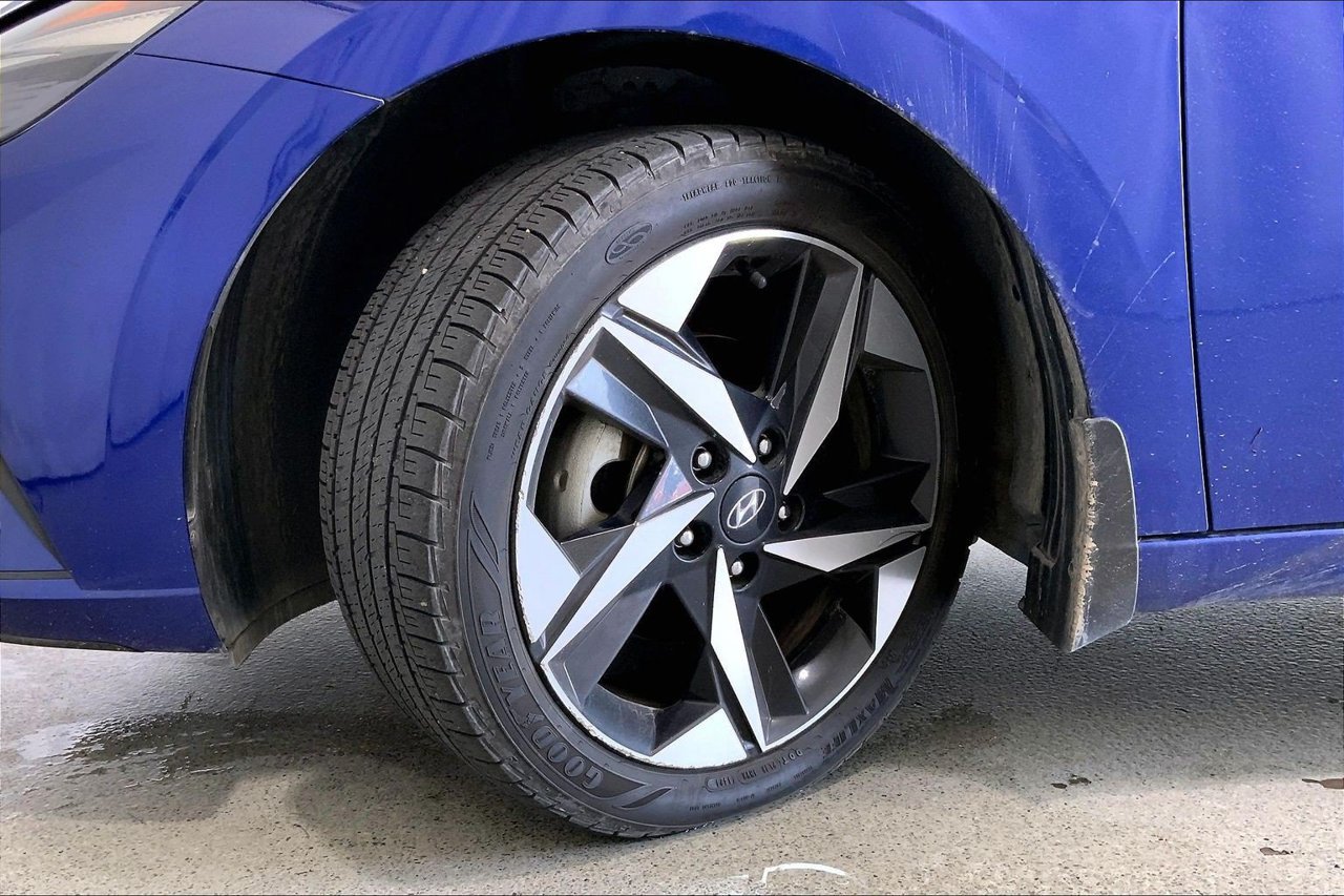 Used 2023 Hyundai Elantra SEL w/ Convenience Package FWD image 20