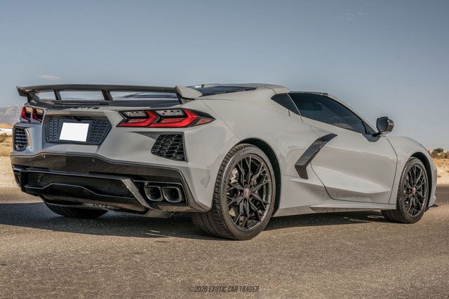 Used 2025 Chevrolet Corvette Stingray Premium Cpe w/ Z51 Performance Package RWD image 8