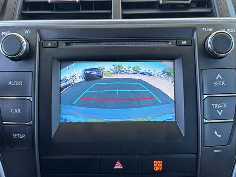 Used 2016 Toyota Camry LE FWD image 14