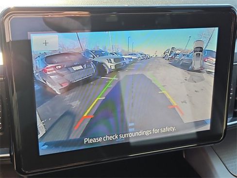 Used 2022 Ford Explorer XLT w/ Equipment Group 202A image 16