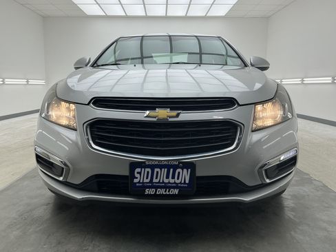 Used 2015 Chevrolet Cruze LT image 2