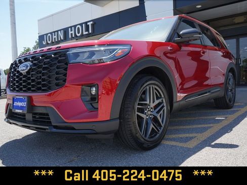 Used 2025 Ford Explorer ST-Line w/ Premium Package RWD image 4