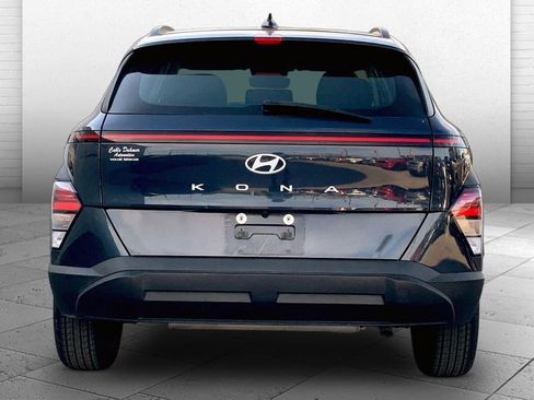 Used 2025 Hyundai Kona SEL FWD image 3