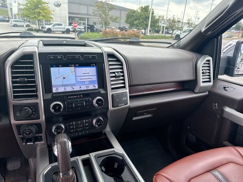 Used 2019 Ford F150 King Ranch w/ Equipment Group 601A Luxury AWD/4WD image 20