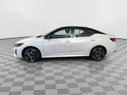 New 2025 Nissan Sentra SR image 5