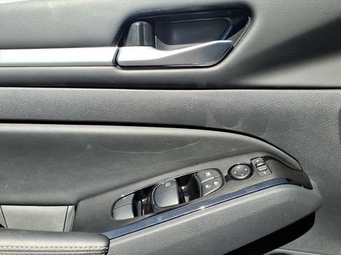 Used 2024 Nissan Altima 2.5 SL image 6