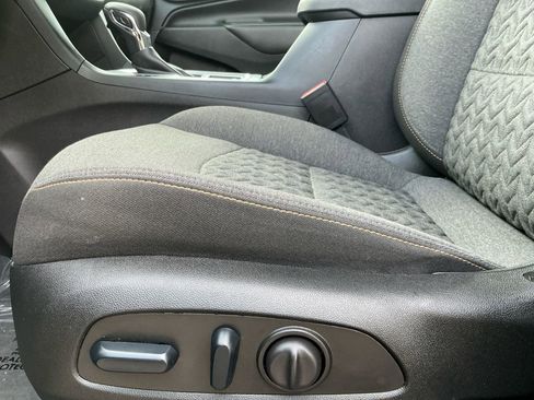 Used 2024 Chevrolet Equinox LT image 22