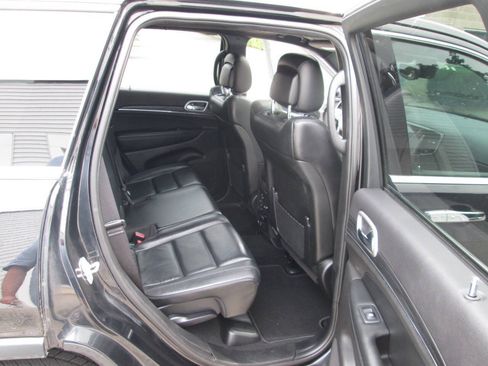 Used 2019 Jeep Grand Cherokee Limited AWD/4WD image 19