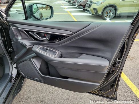 Used 2025 Subaru Outback Limited image 33
