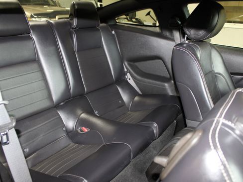 Used 2013 Ford Mustang Premium image 21