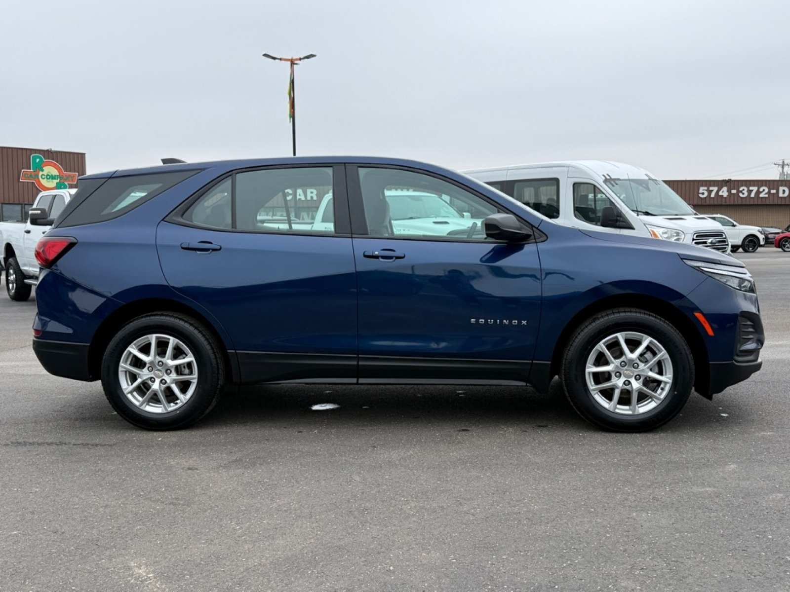 Used 2023 Chevrolet Equinox LS AWD/4WD image 9