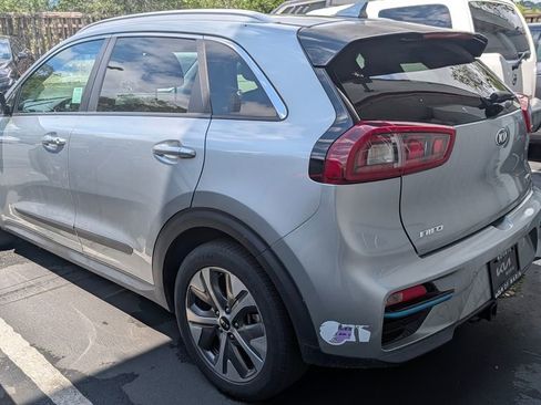 Used 2019 Kia Niro EX Premium FWD image 2
