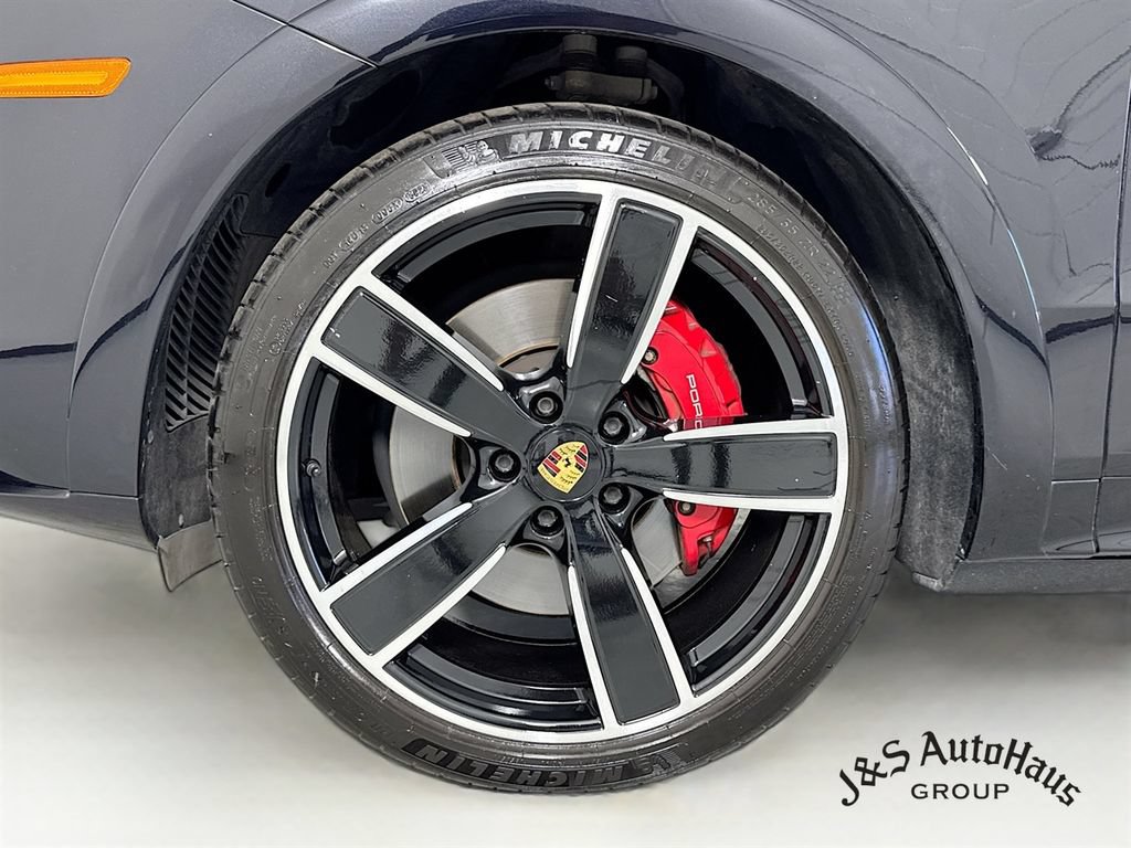Used 2022 Porsche Cayenne GTS AWD/4WD image 39