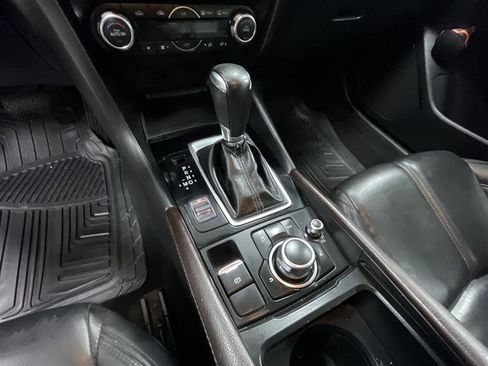 Used 2018 MAZDA MAZDA3 Touring FWD image 15