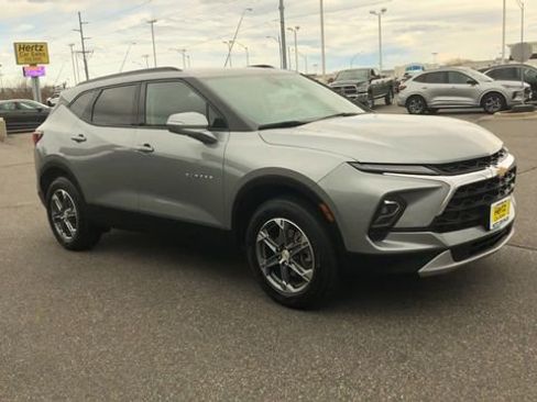 Used 2024 Chevrolet Blazer LT image 2