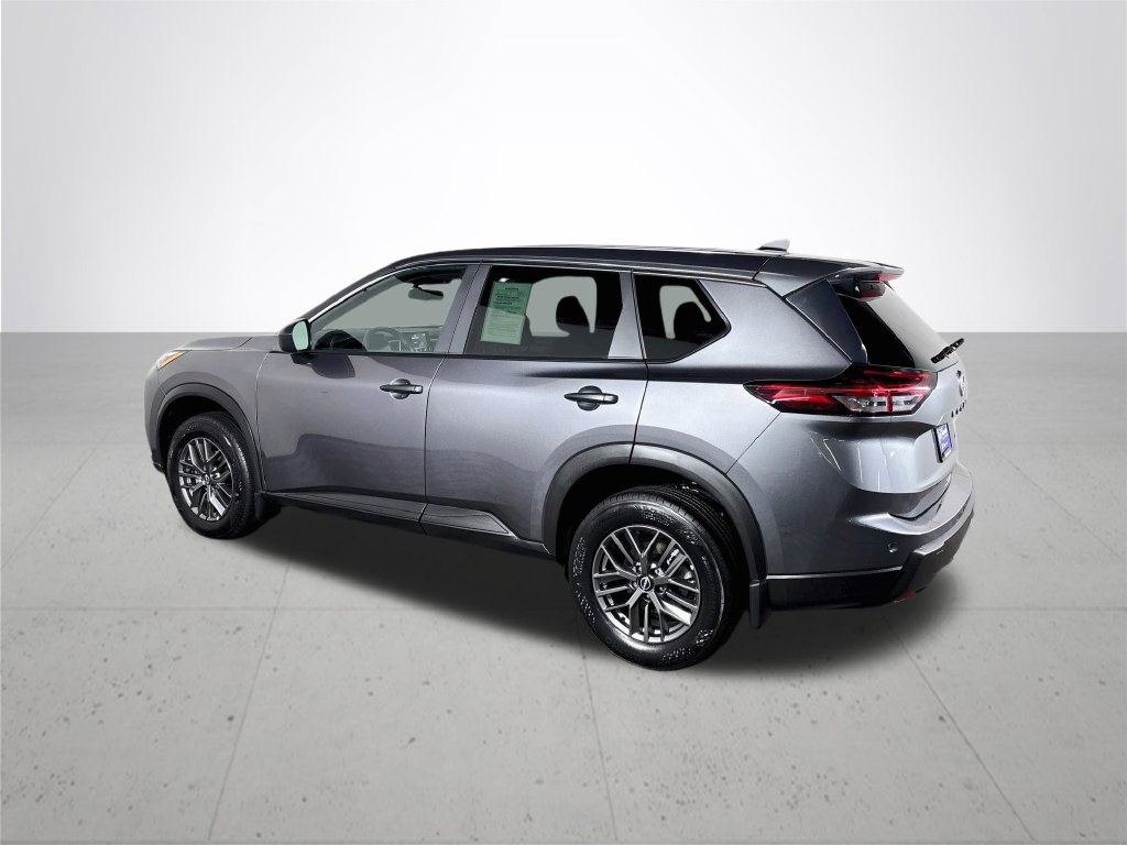 Used 2025 Nissan Rogue S AWD/4WD image 8