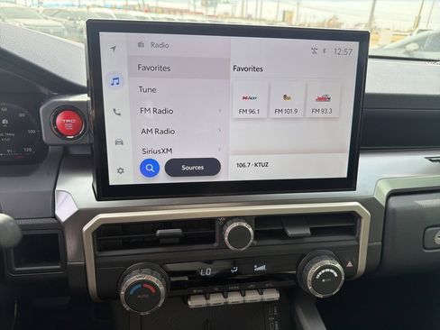 Used 2024 Toyota Tacoma TRD Off-Road image 10