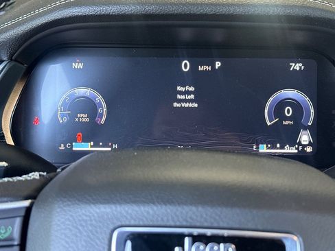 New 2025 Jeep Grand Cherokee Limited w/ Luxury Tech Group II image 29