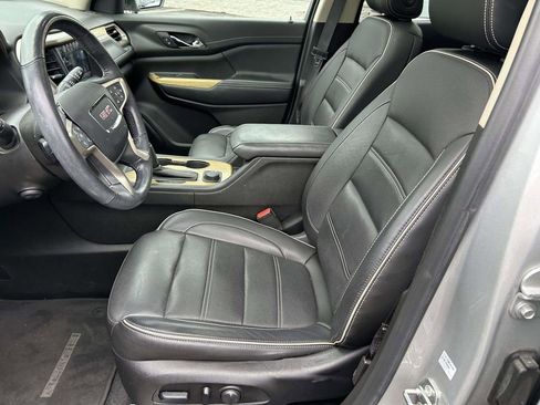 Used 2019 GMC Acadia Denali w/ Technology Package FWD image 16