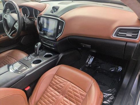 Used 2020 Maserati Ghibli S GranSport image 23