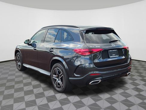Used 2024 Mercedes-Benz GLC 300 4MATIC image 3