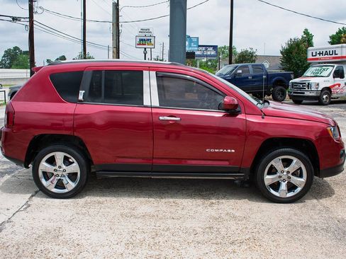Used 2014 Jeep Compass Latitude FWD image 7