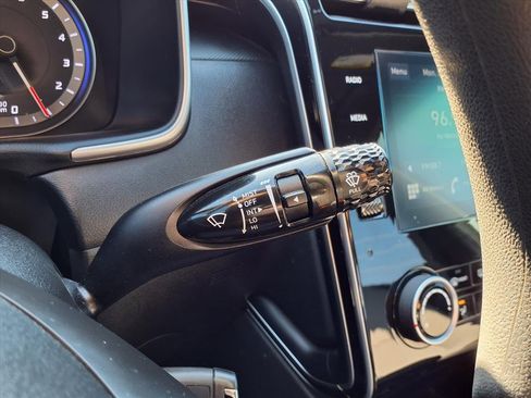 Used 2024 Hyundai Santa Cruz SE image 16