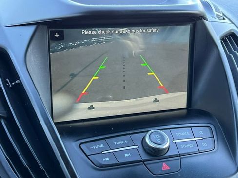 Used 2019 Ford Escape SE image 21