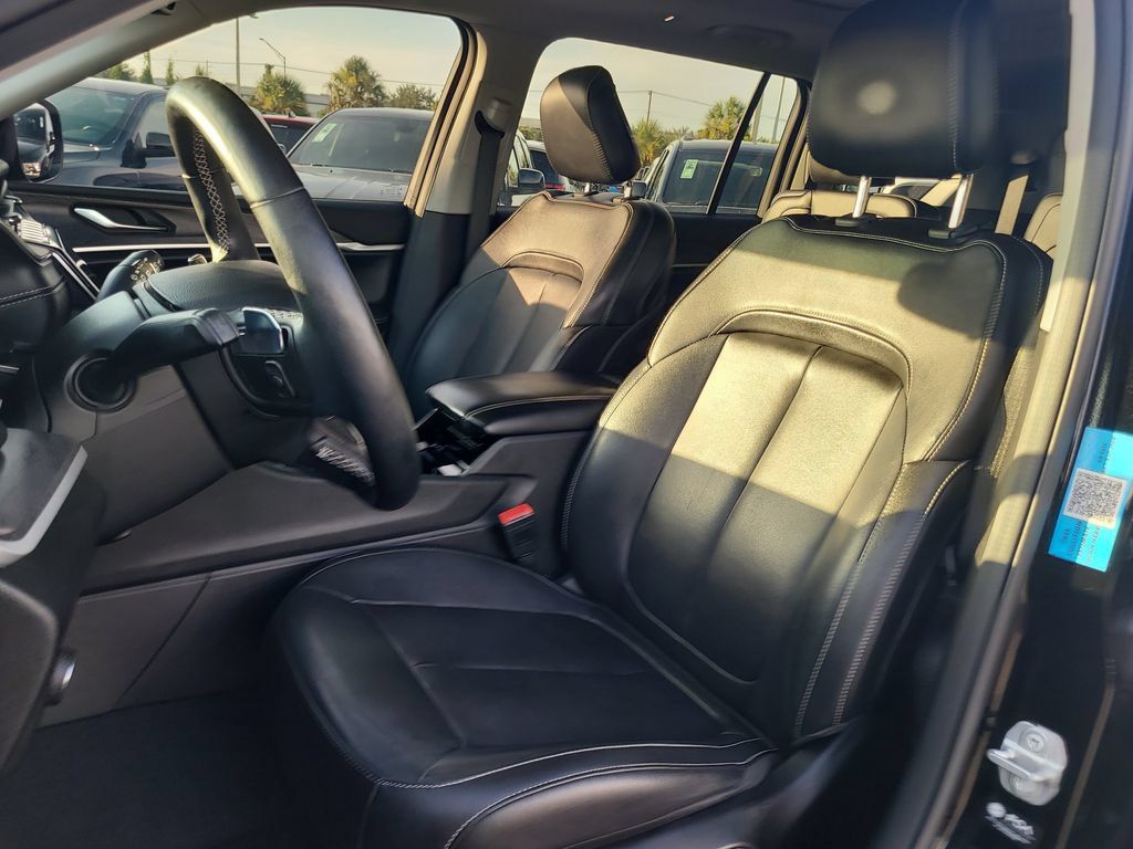 Used 2022 Jeep Grand Cherokee L Limited RWD image 23