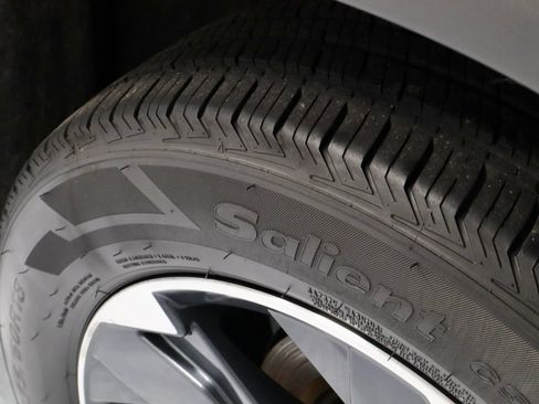 Certified 2024 Nissan Rogue SV AWD/4WD image 19