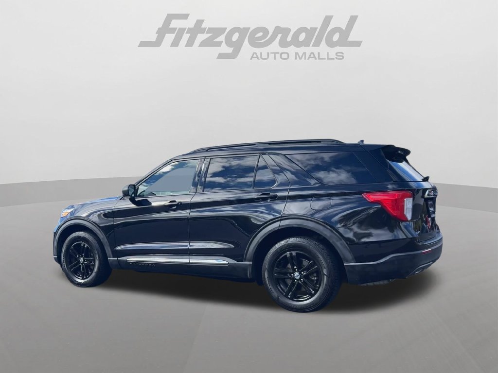 Used 2020 Ford Explorer XLT w/ Equipment Group 202A AWD/4WD image 6