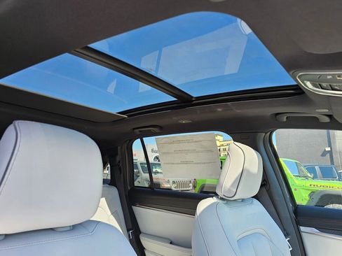 New 2025 Jeep Wagoneer S Limited image 12